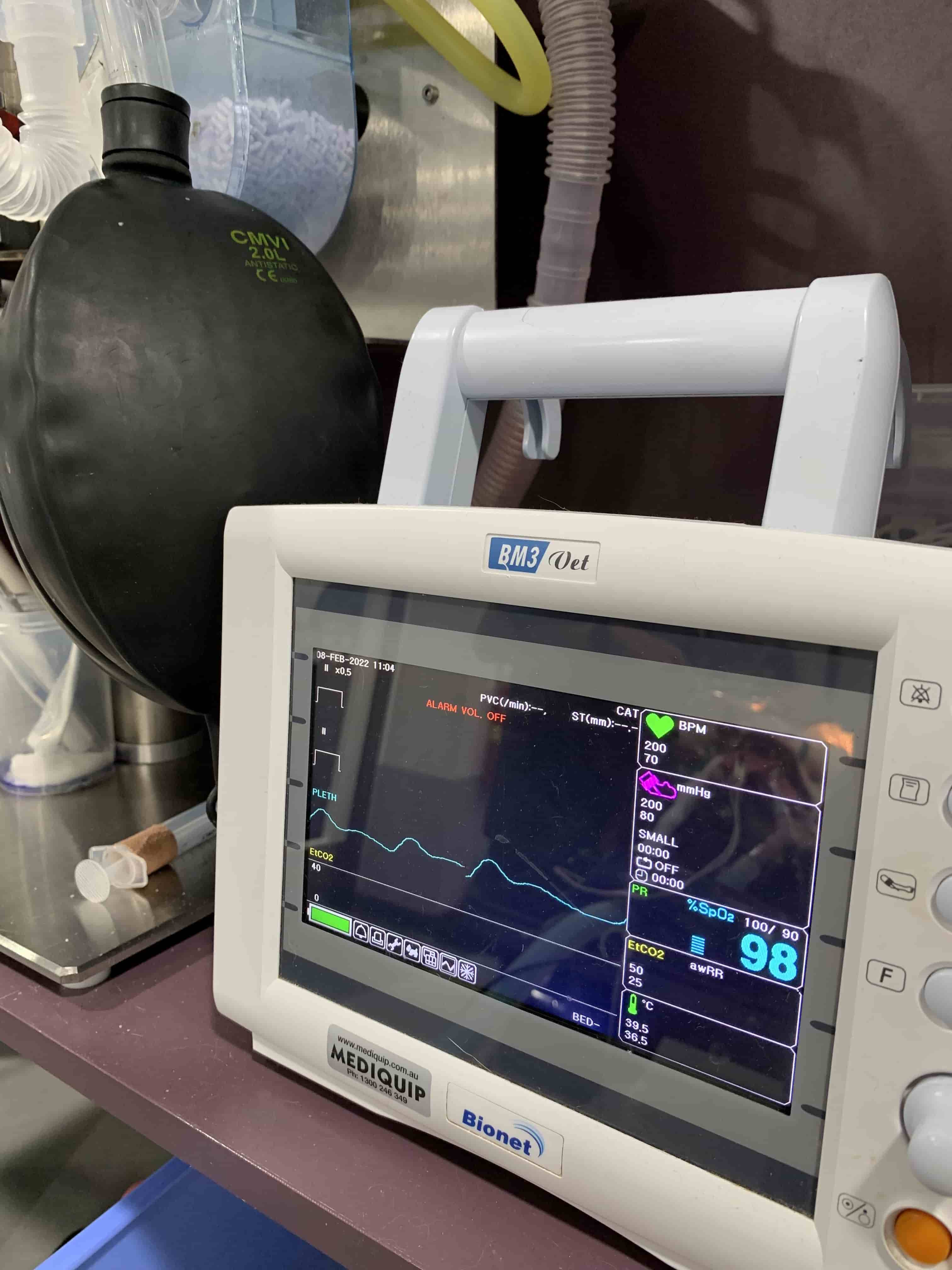 oca-j-anaesthetic-machine.jpg (1)